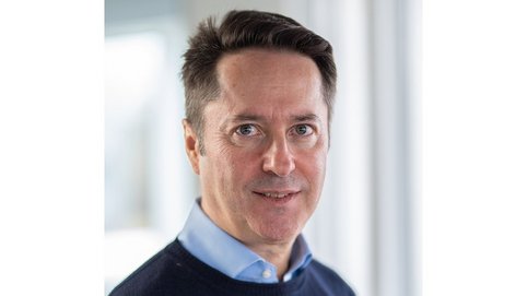 Analog Quantum Simulation: from physics to chemistry