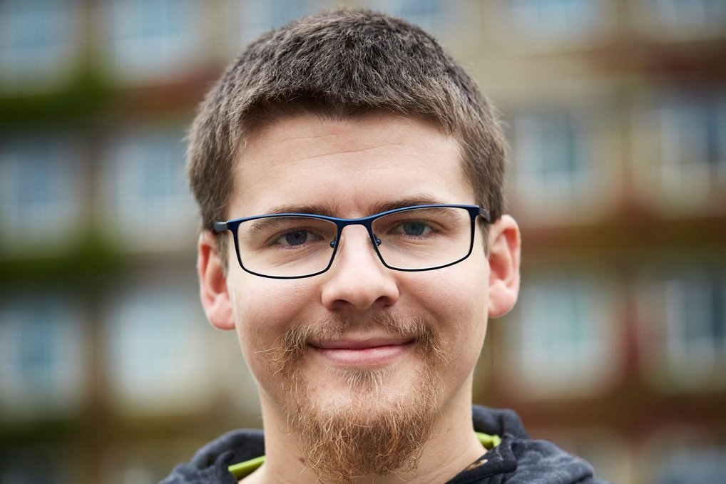 Dr. Simon Panyella Pedersen