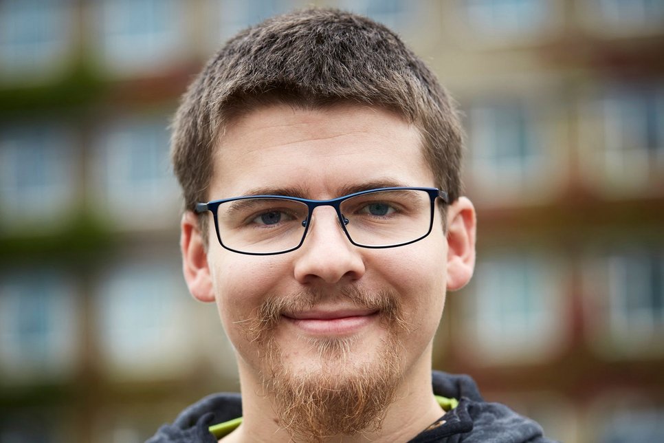 Dr. Simon Panyella Pedersen